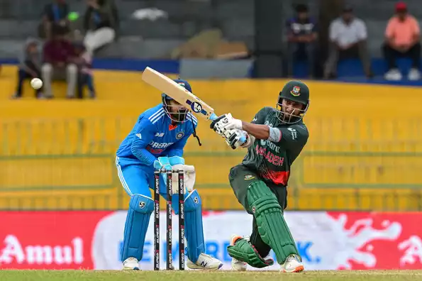 Shakib, lower order lift Bangladesh to healthy 265